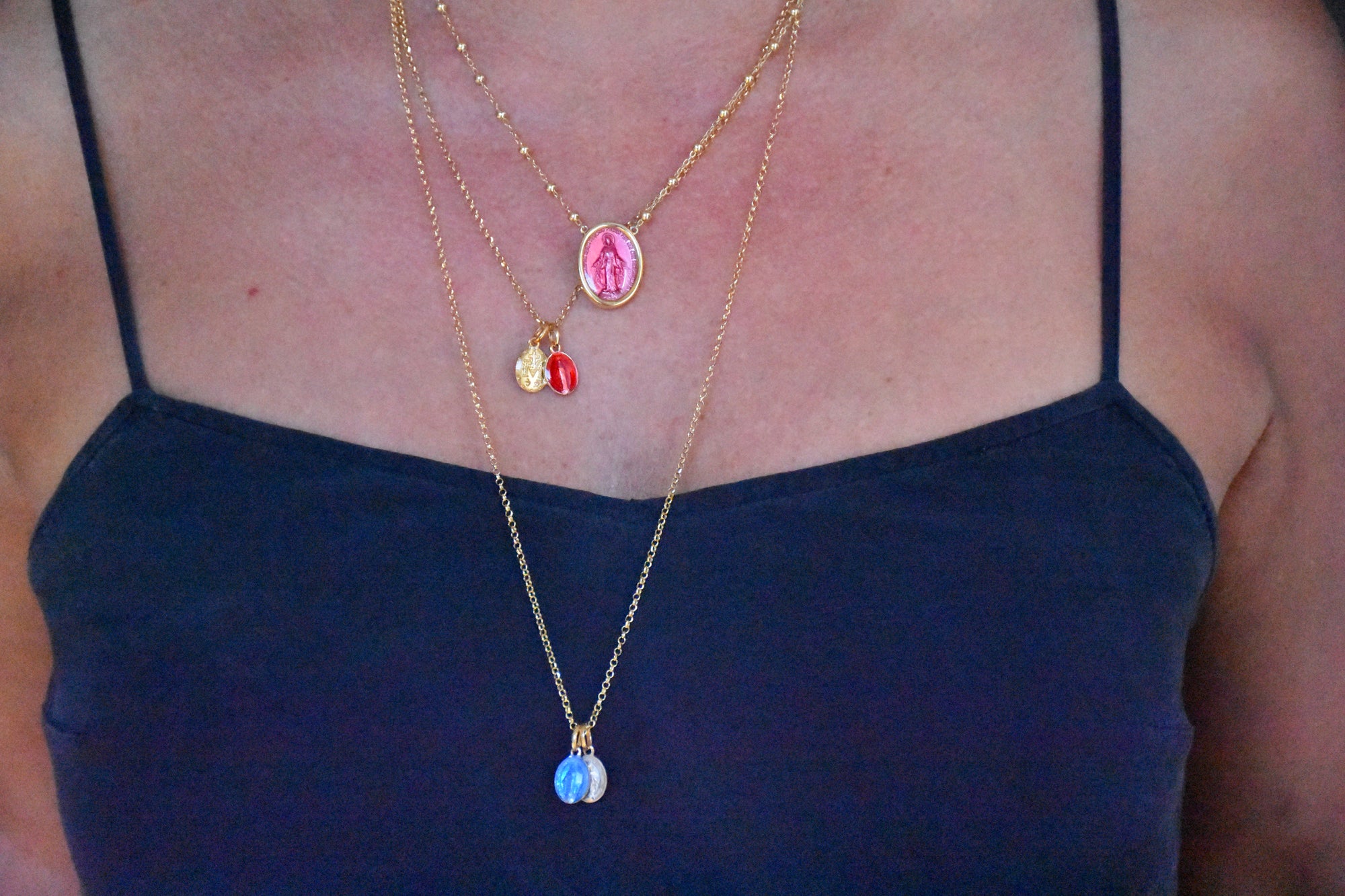 Classic necklace with 2 Madonnina